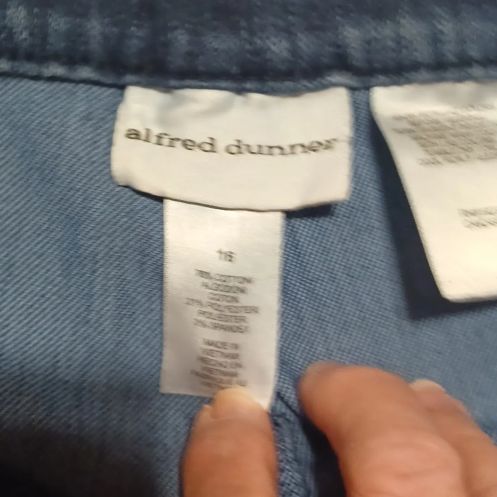 Alfred Dunner Navy Cropped Jeans Pull On Stretch Jeans